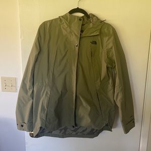 Muted Olive Green North face Jacket 🥝